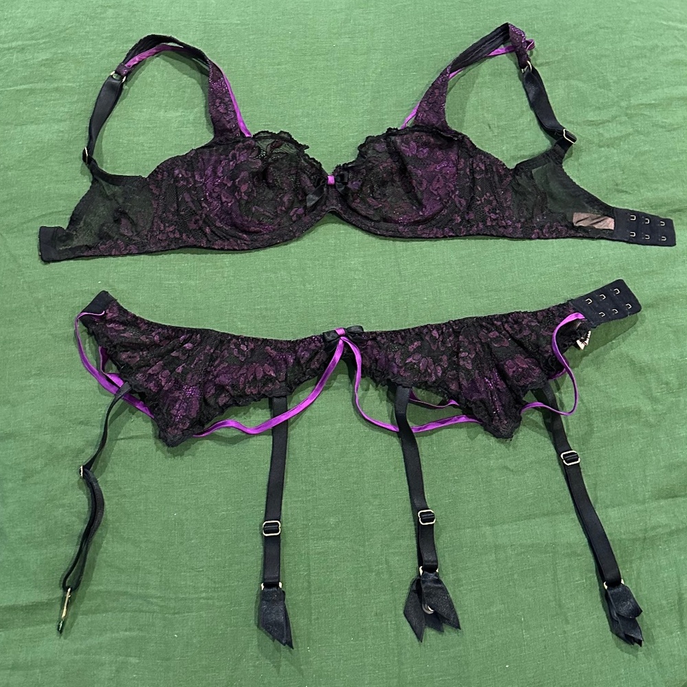 Agent Provocateur Sacha Bra 32D and Garter 2